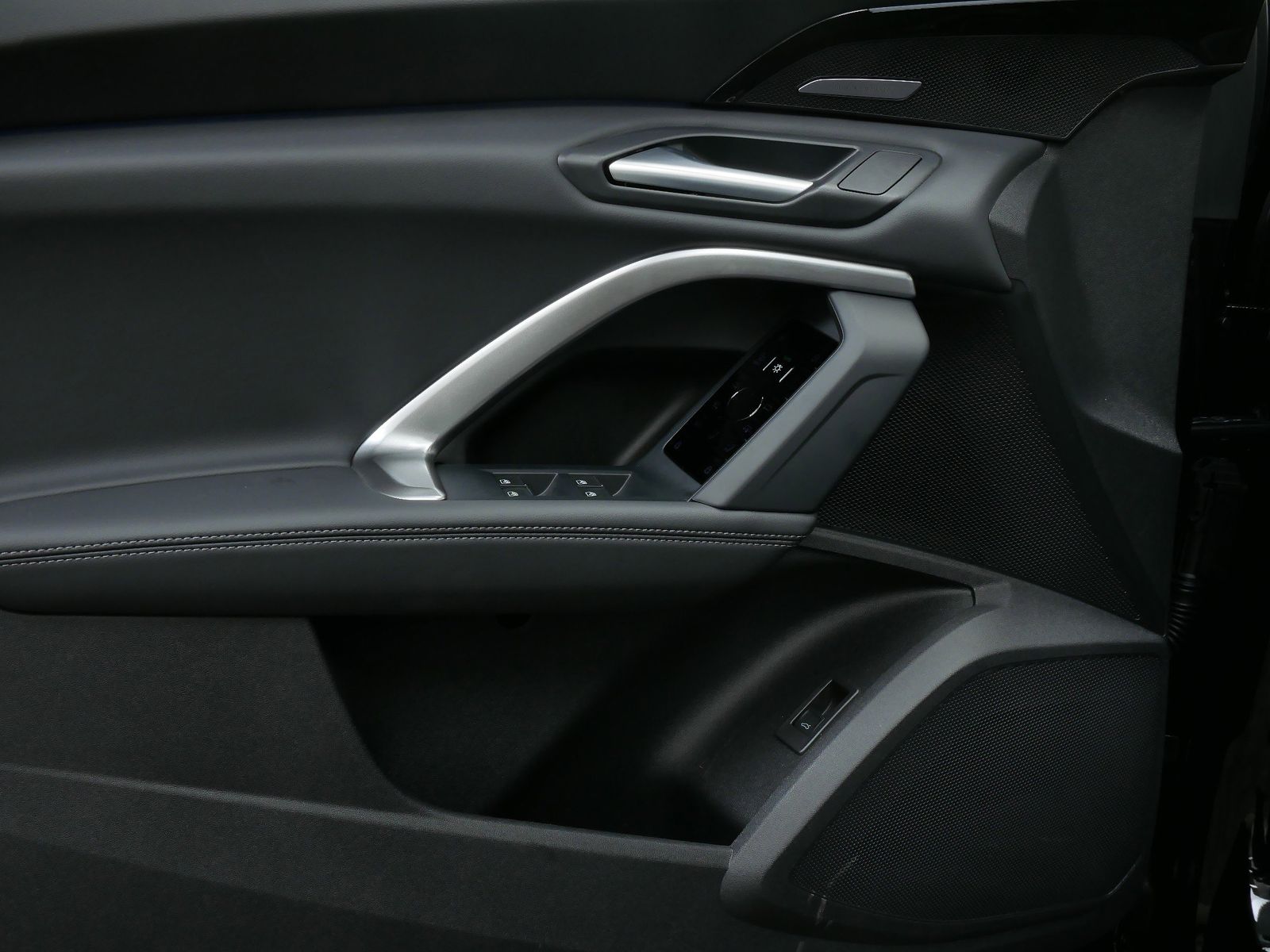 Thumbnail: 2025 Audi Q5 - 10