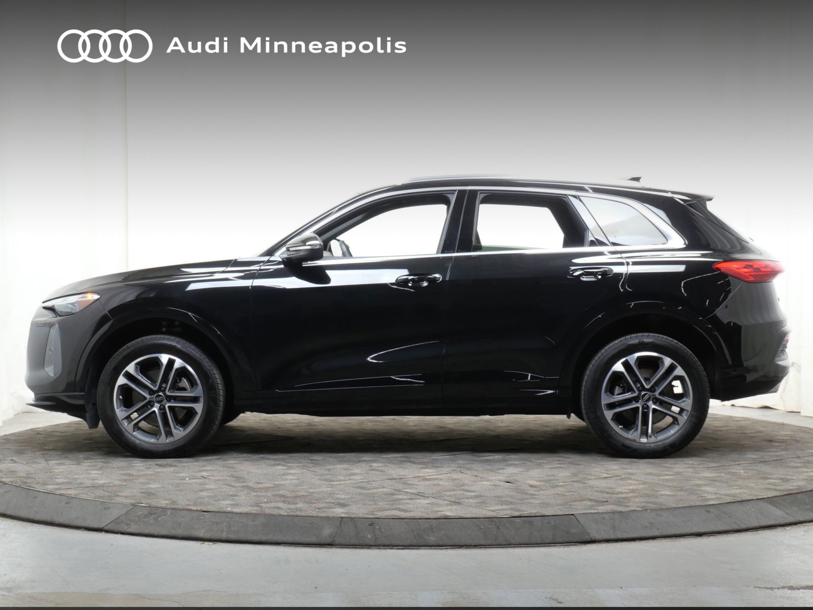 Thumbnail: 2025 Audi Q5 - 3