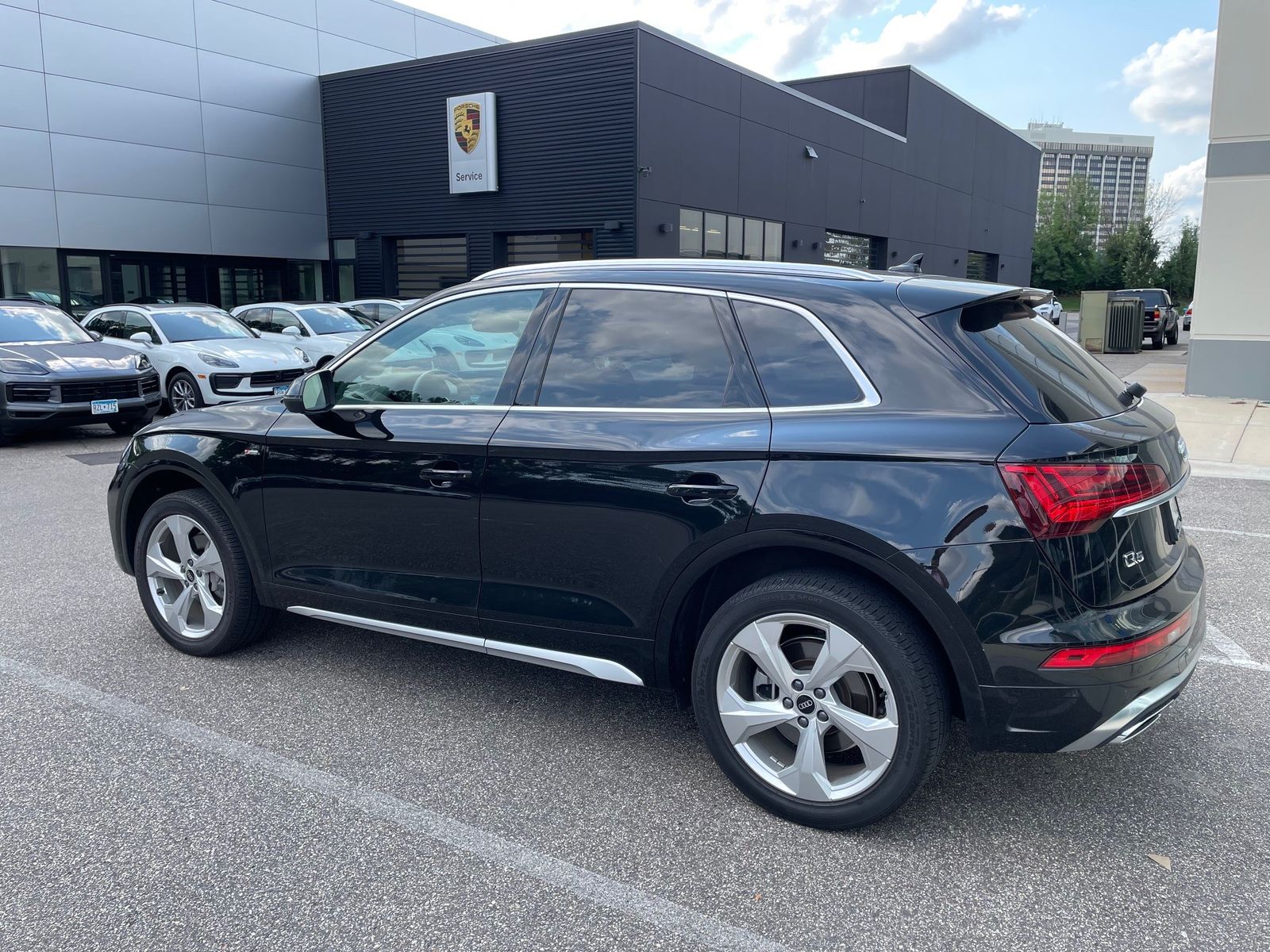 Thumbnail: 2022 Audi Q5 - 5
