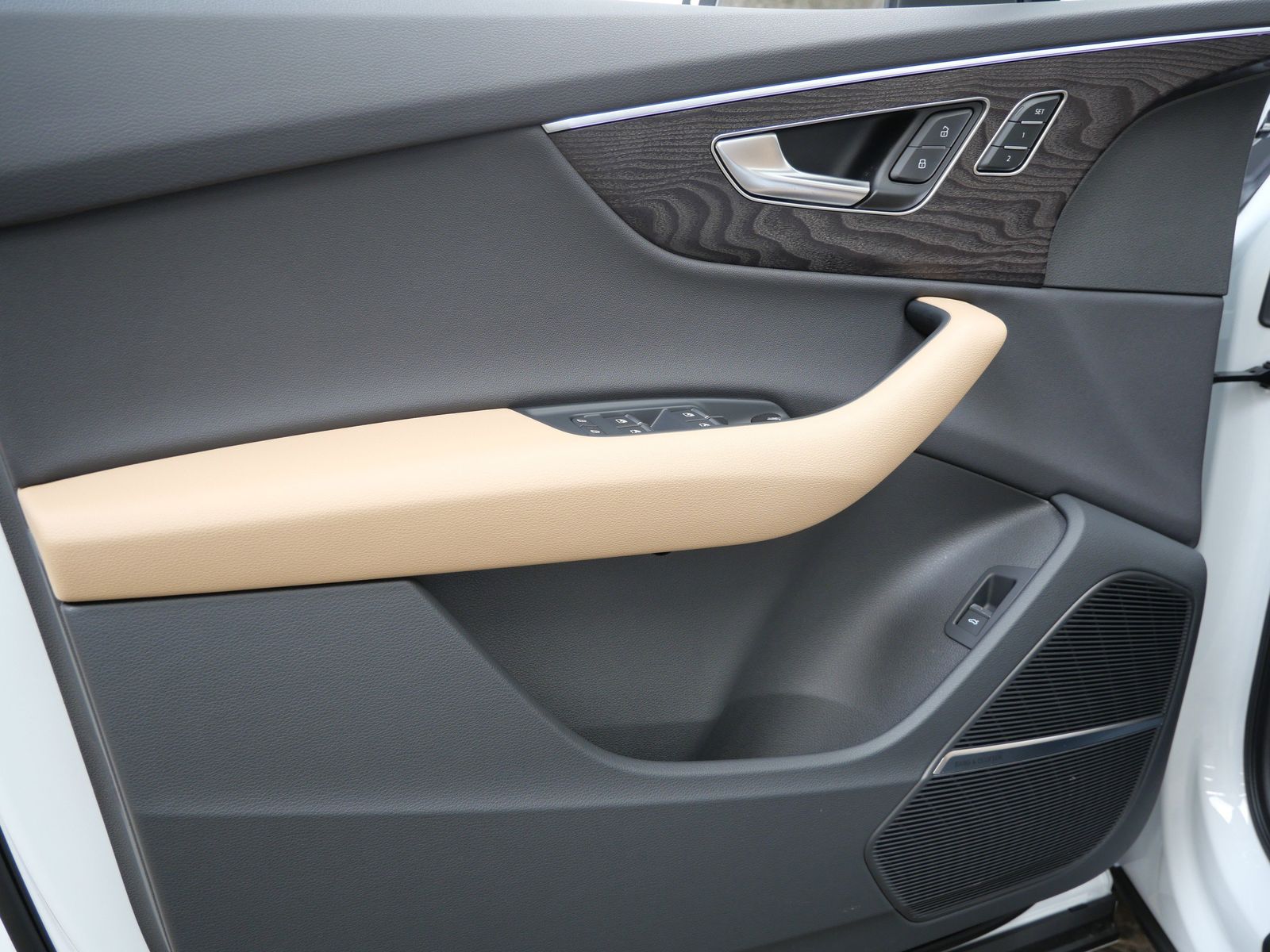 Thumbnail: 2026 Audi Q7 - 10