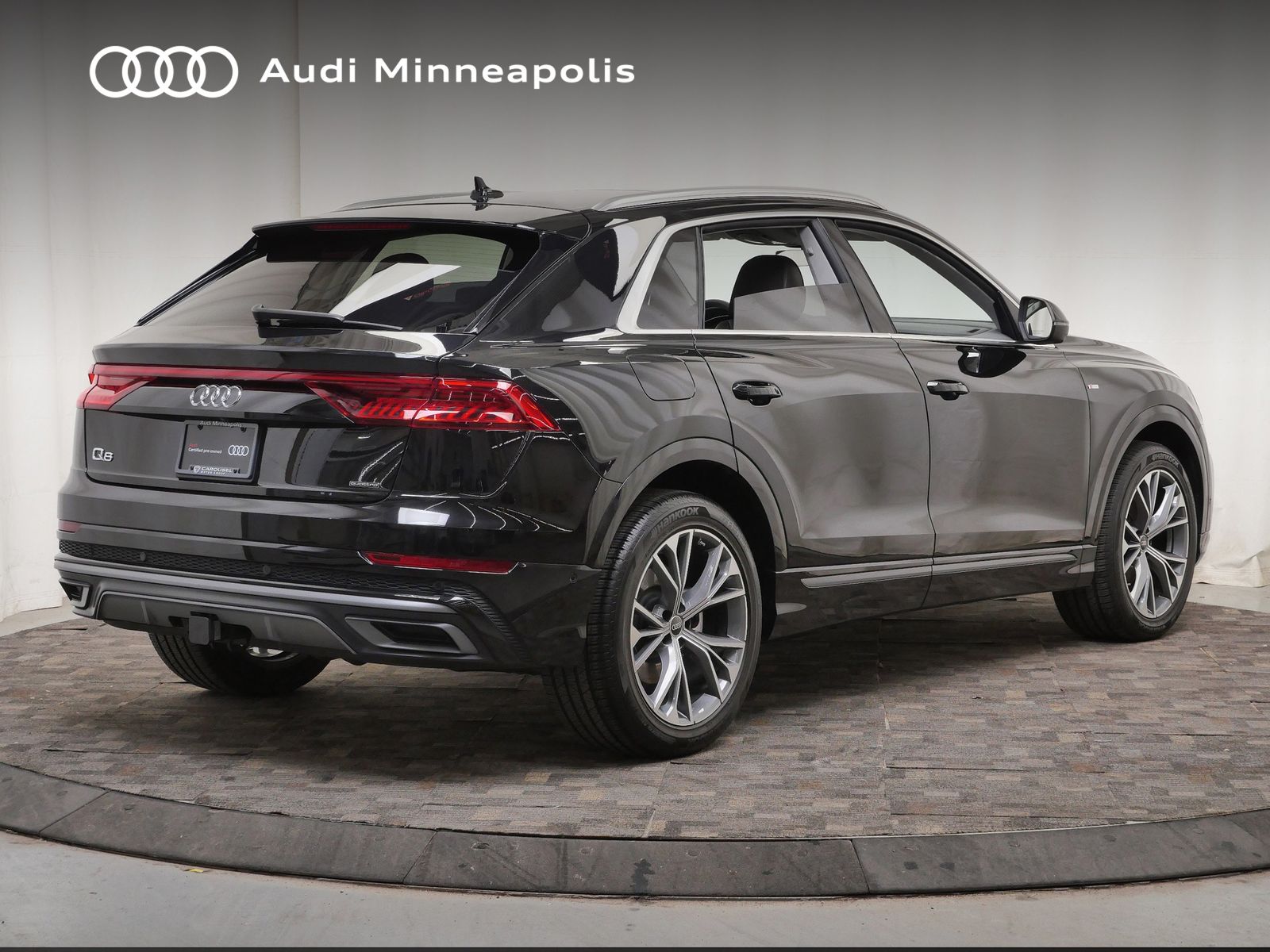 Thumbnail: 2023 Audi Q8 - 8