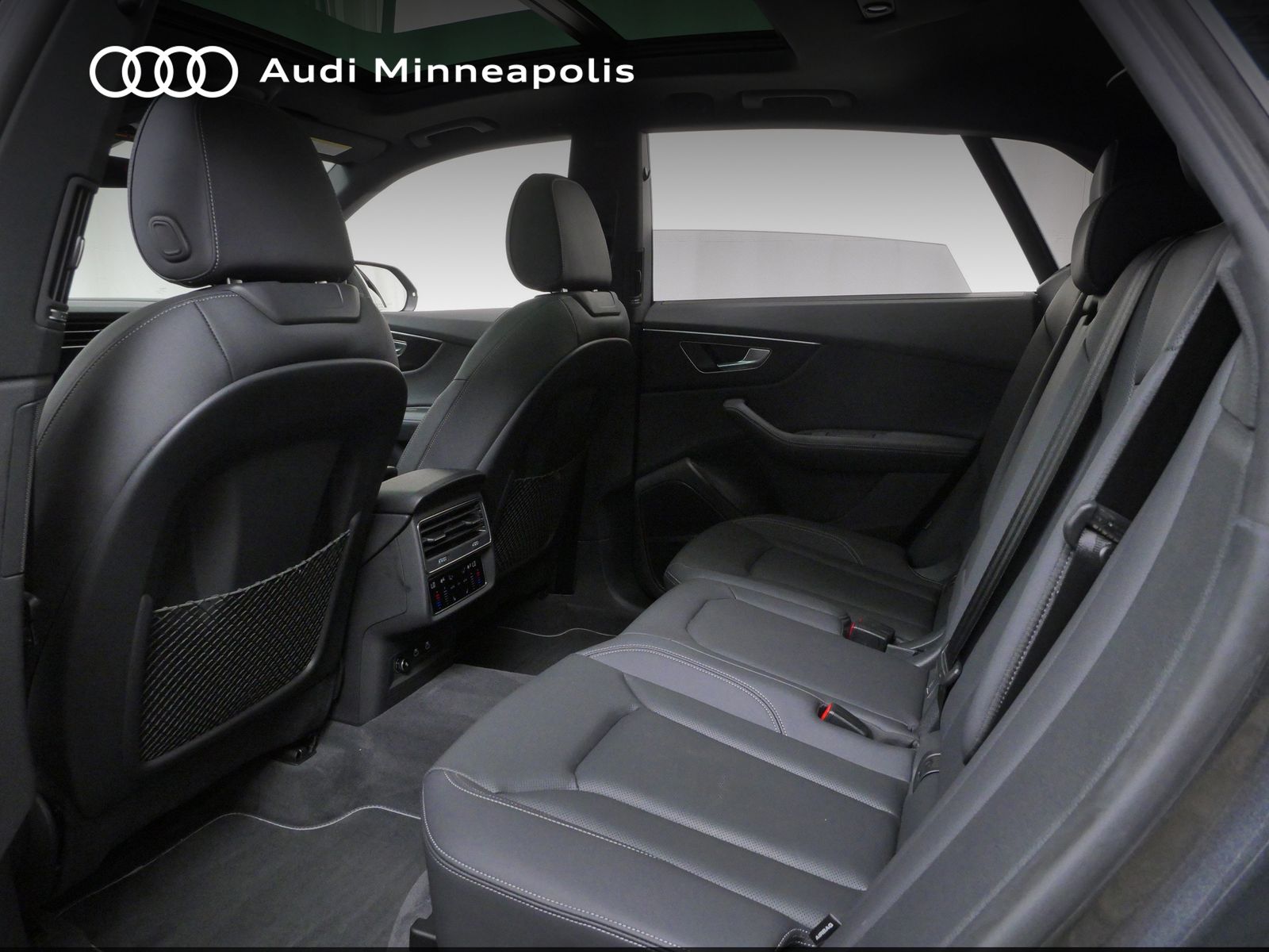 Thumbnail: 2023 Audi Q8 - 17