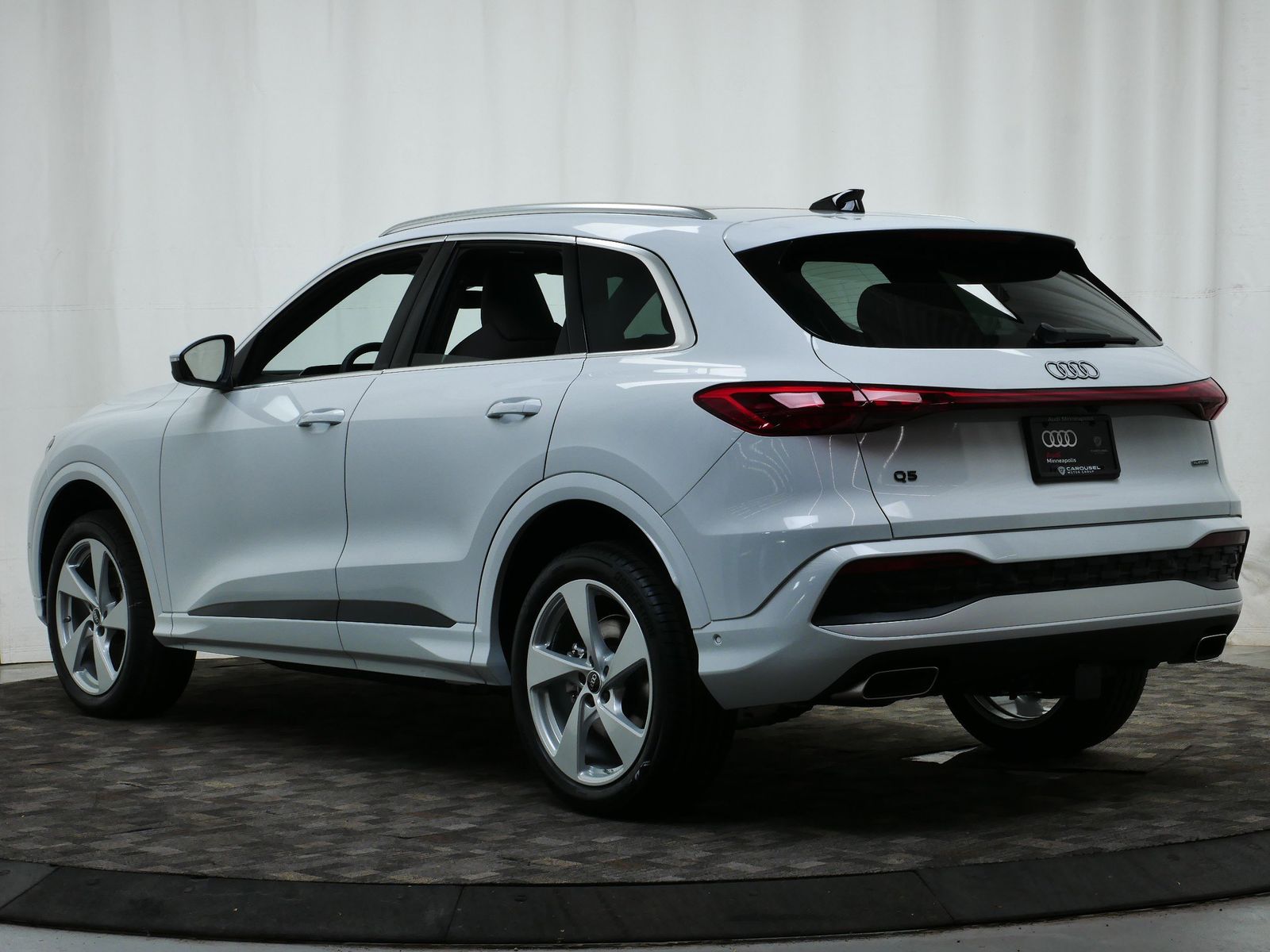 Thumbnail: 2025 Audi Q5 - 4