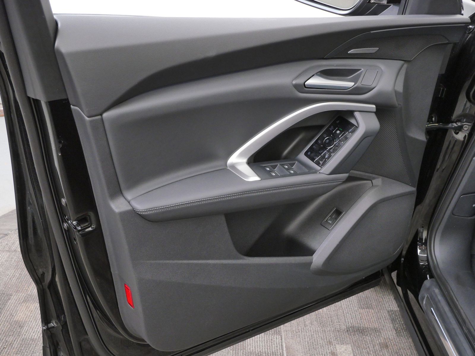 Thumbnail: 2026 Audi Q5 - 10