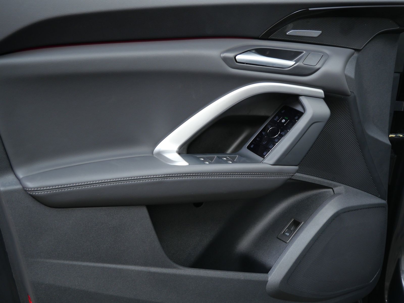 Thumbnail: 2025 Audi Q5 - 10