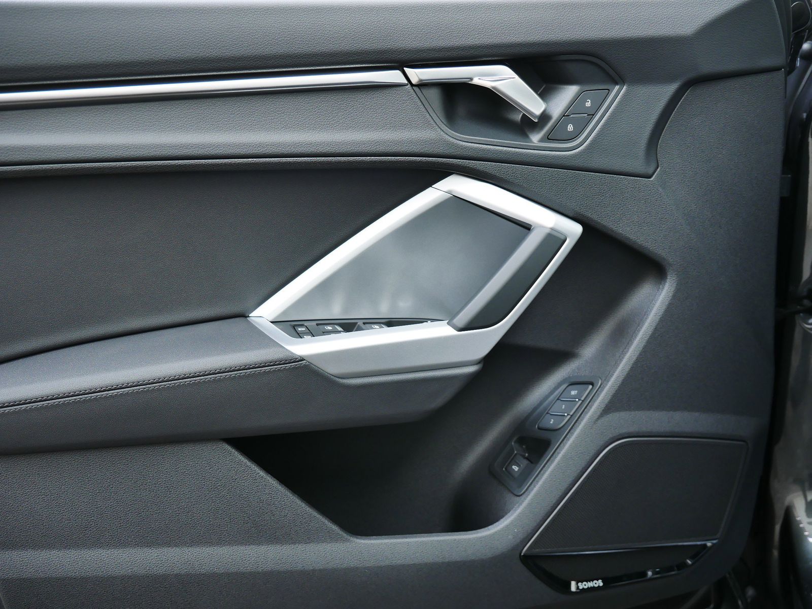 Thumbnail: 2025 Audi Q3 - 10