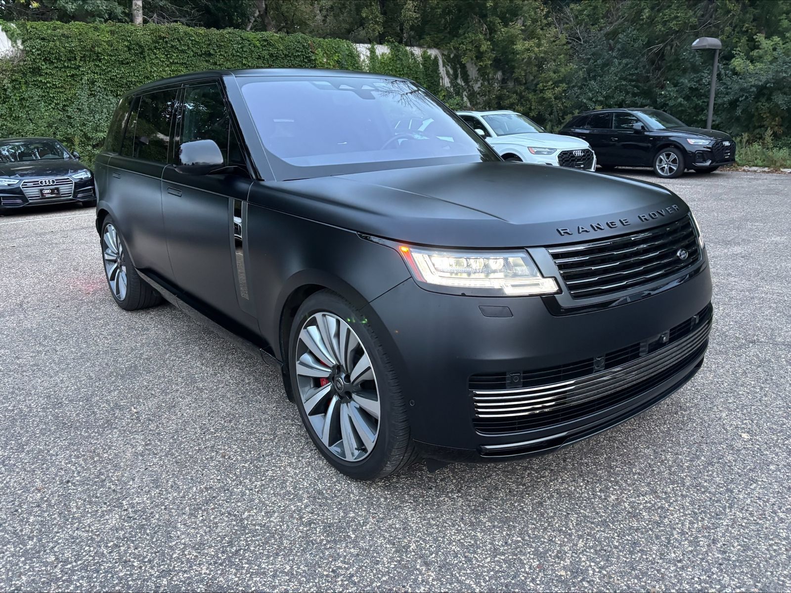 Thumbnail: 2023 Land Rover Range Rover - 1