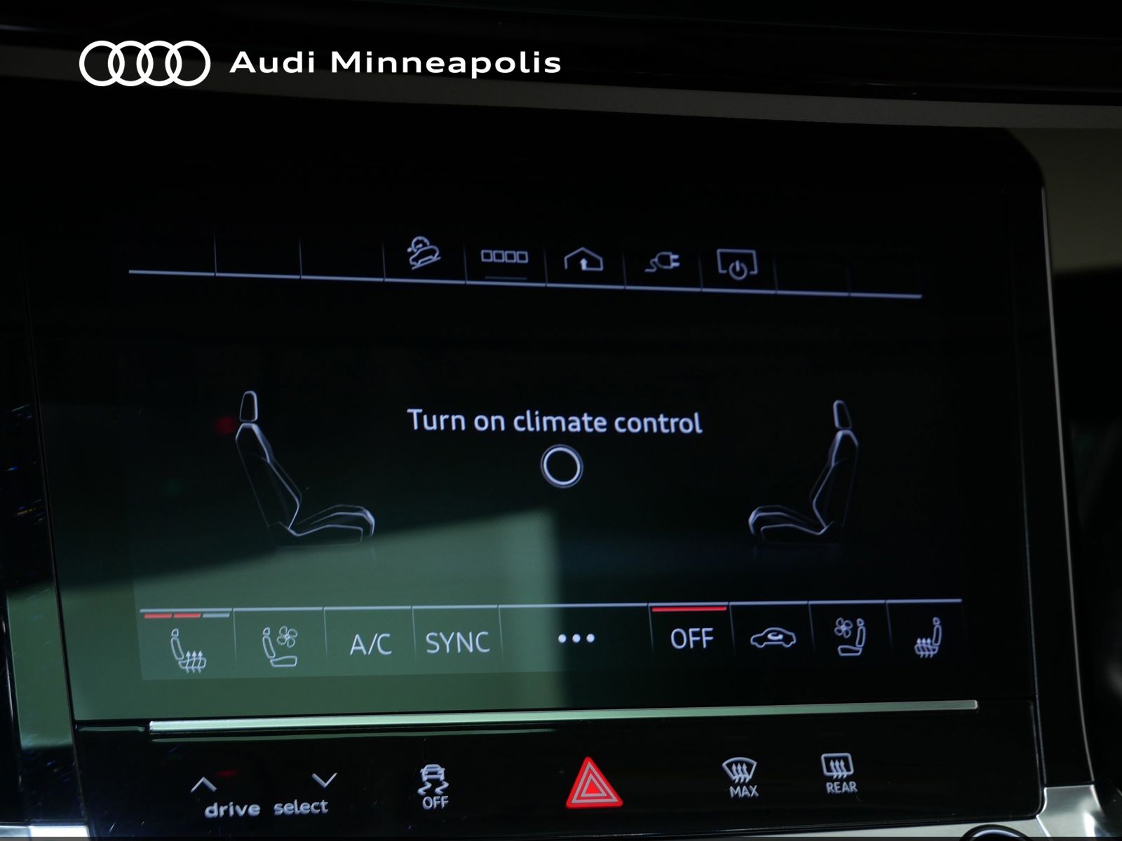 Thumbnail: 2024 Audi Q8 e-tron - 28