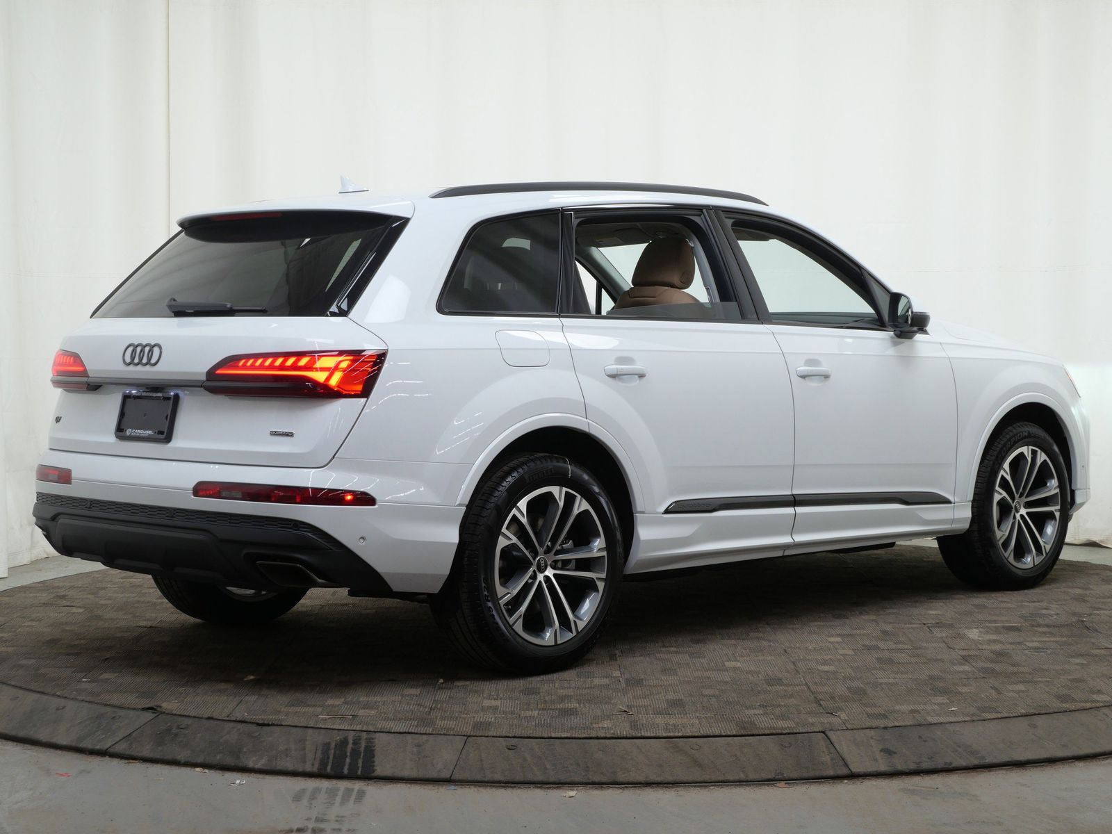 Thumbnail: 2026 Audi Q7 - 6