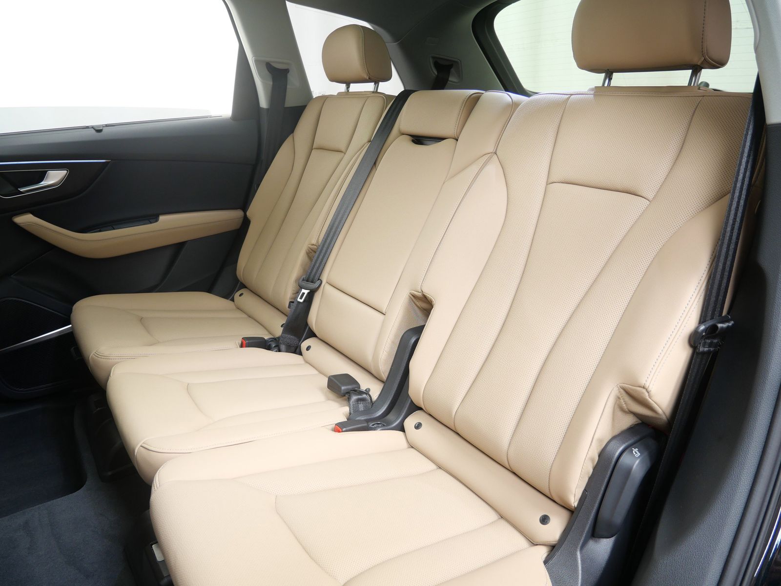 Thumbnail: 2026 Audi Q7 - 13