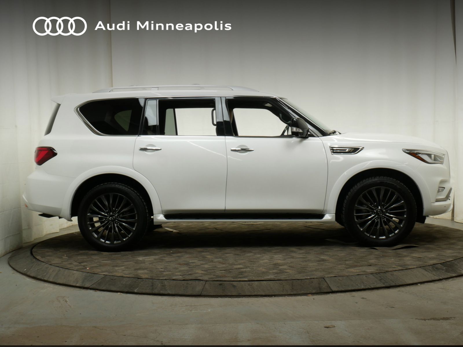 Thumbnail: 2024 INFINITI QX80 - 9