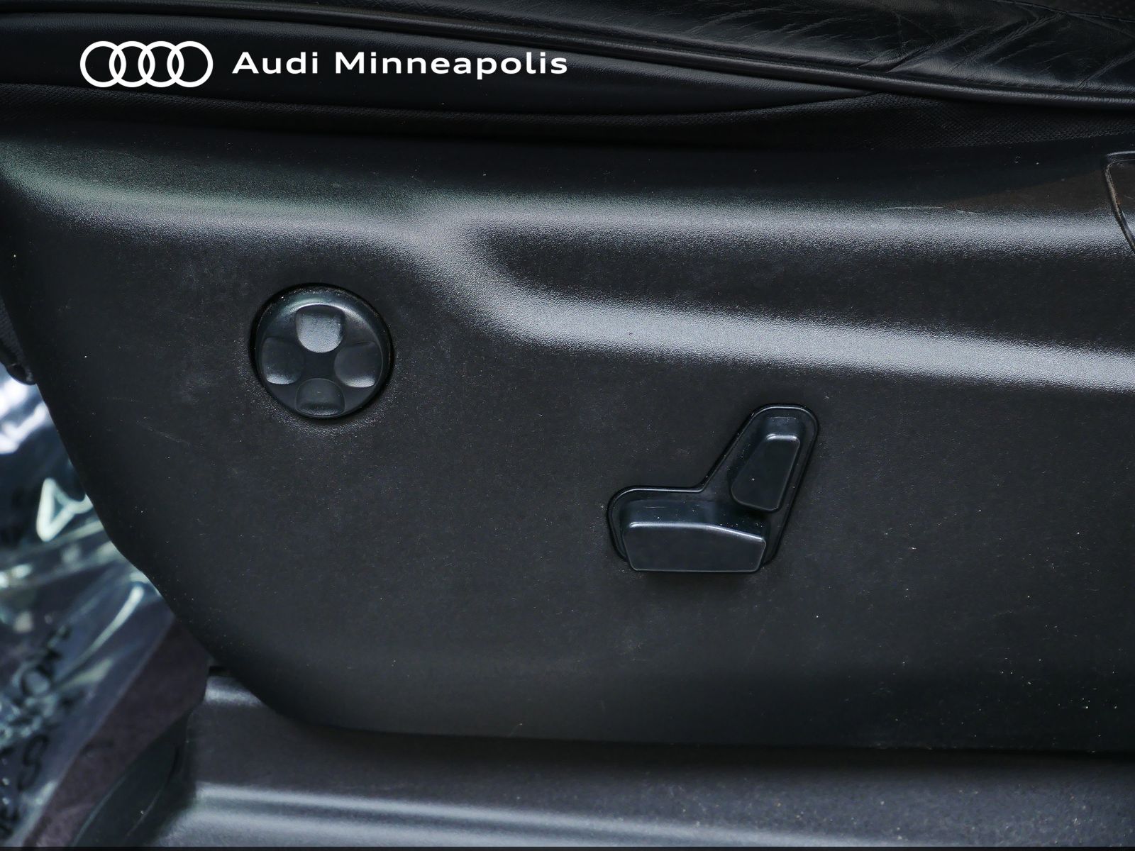 Thumbnail: 2016 Jeep Grand Cherokee - 12