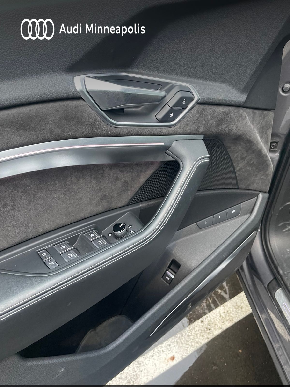 Thumbnail: 2019 Audi e-tron - 14