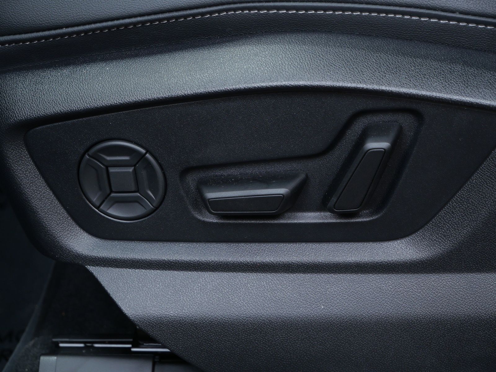 Thumbnail: 2026 Audi Q7 - 11