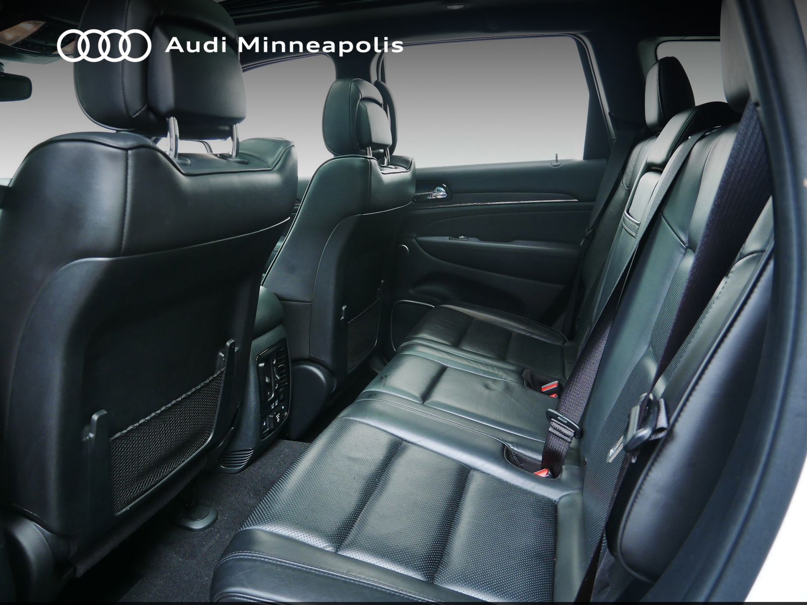 Thumbnail: 2020 Jeep Grand Cherokee - 14
