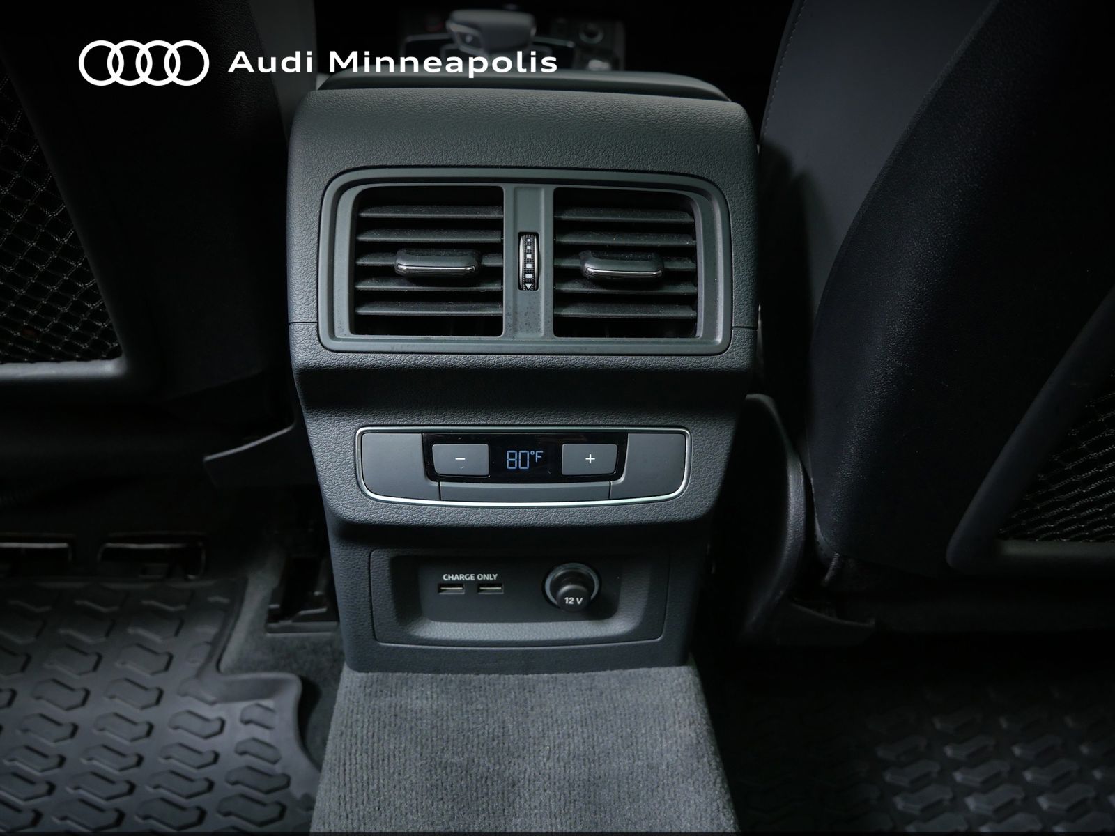 Thumbnail: 2023 Audi SQ5 - 17