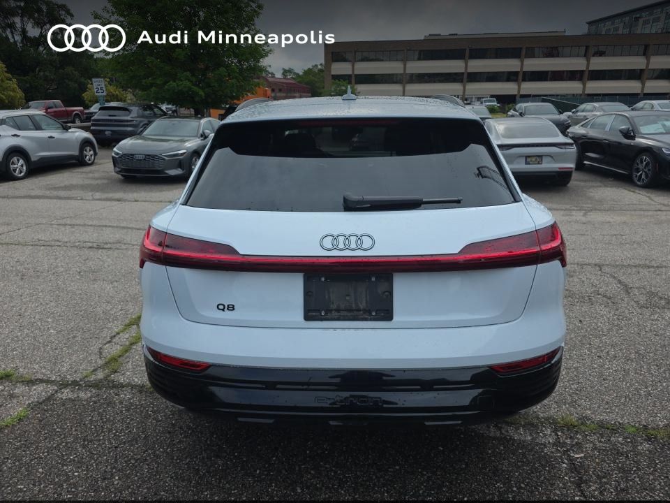Thumbnail: 2024 Audi Q8 e-tron - 10