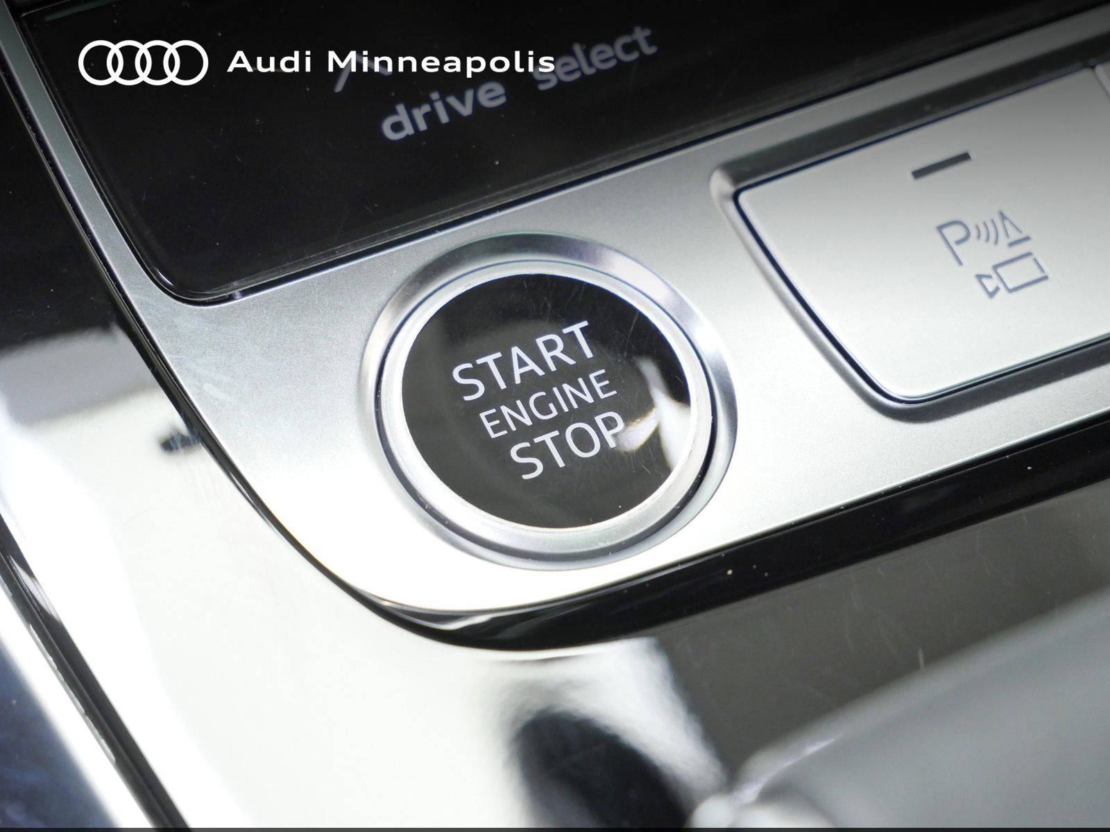 Thumbnail: 2023 Audi Q8 - 27