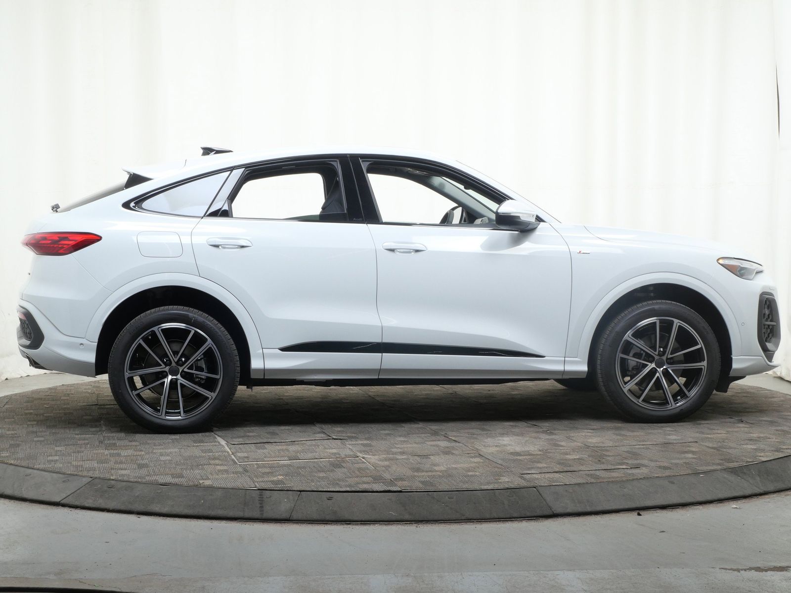 Thumbnail: 2026 Audi Q5 - 7