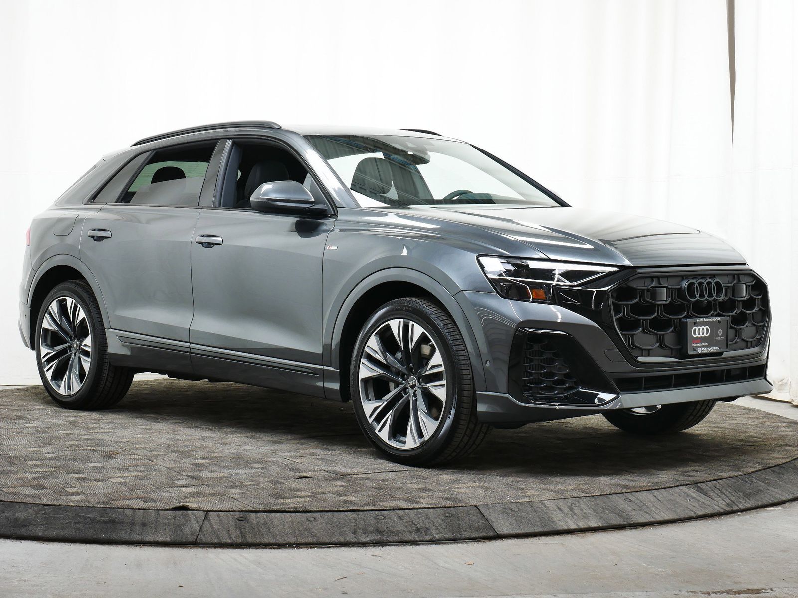 Thumbnail: 2026 Audi Q8 - 8