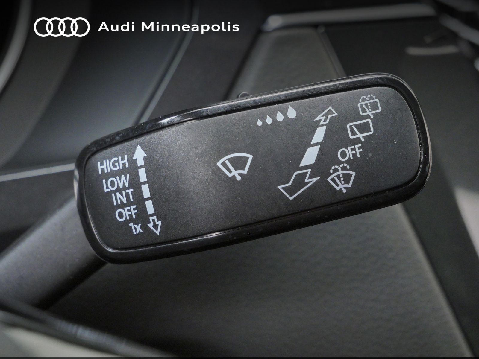 Thumbnail: 2020 Volkswagen Tiguan - 21