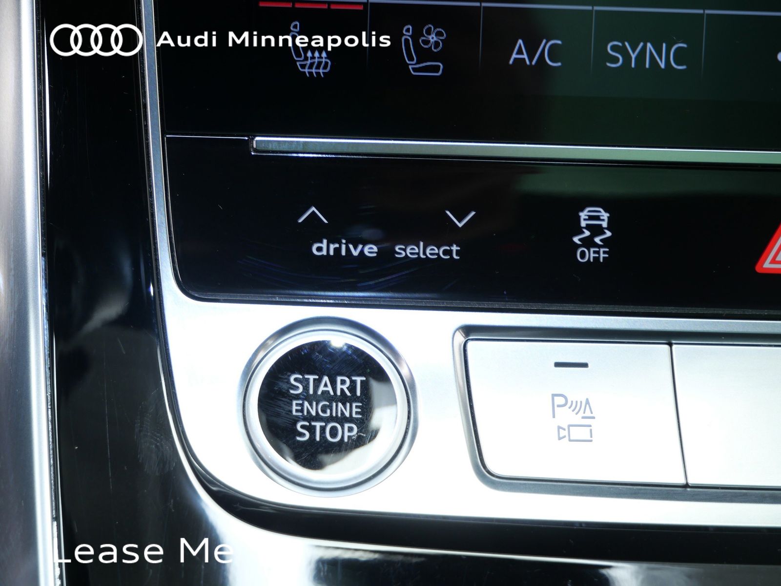 Thumbnail: 2025 Audi Q8 - 30