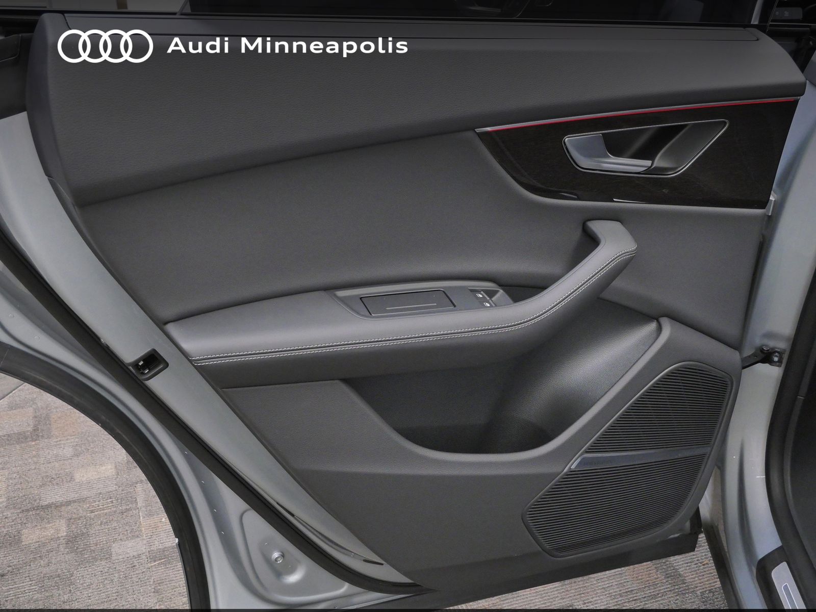 Thumbnail: 2023 Audi Q8 - 14