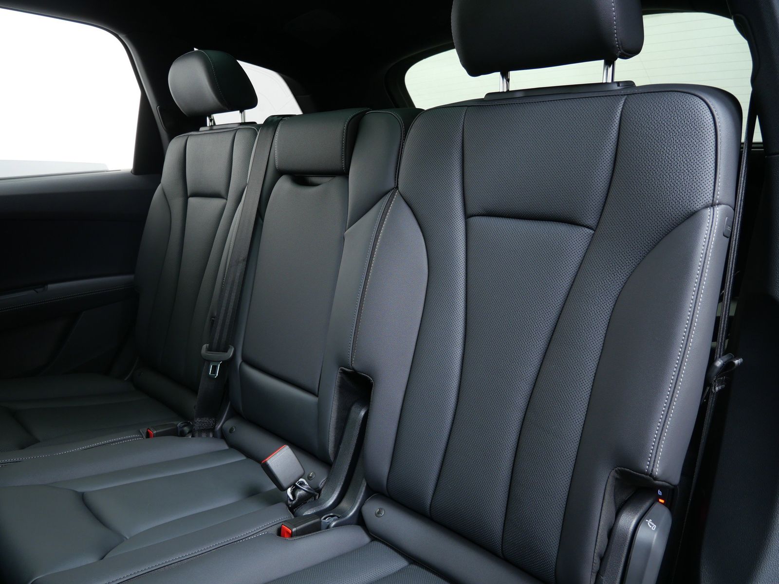 Thumbnail: 2026 Audi Q7 - 12