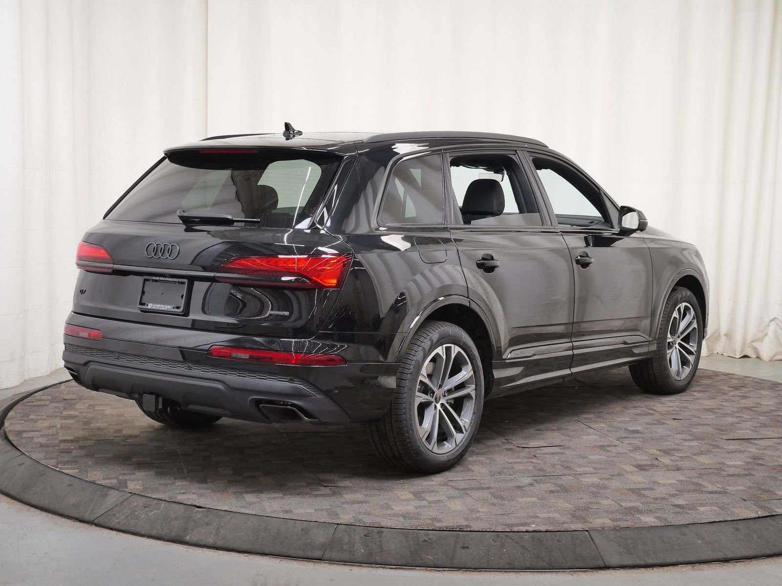 Thumbnail: 2026 Audi Q7 - 6