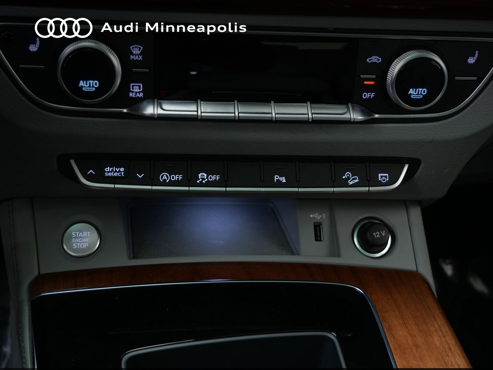 Thumbnail: 2022 Audi Q5 - 30