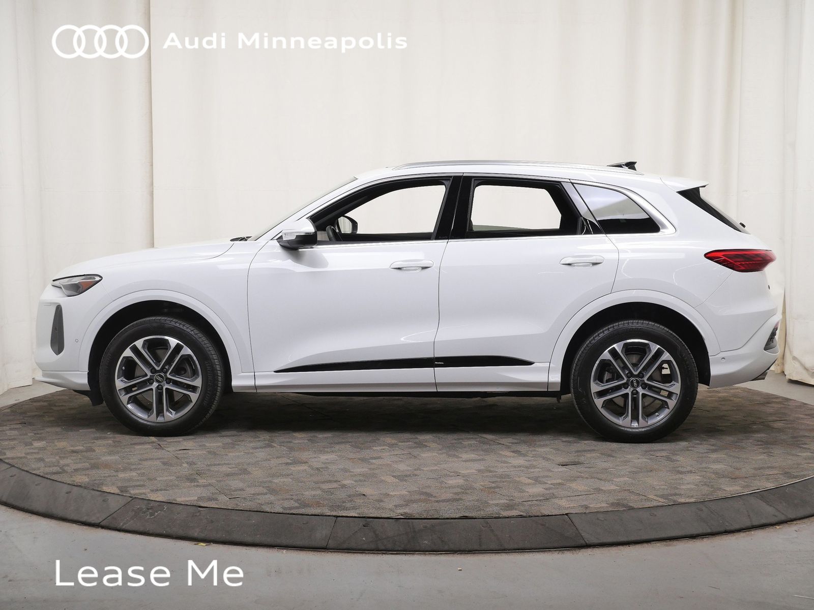 Thumbnail: 2025 Audi Q5 - 3