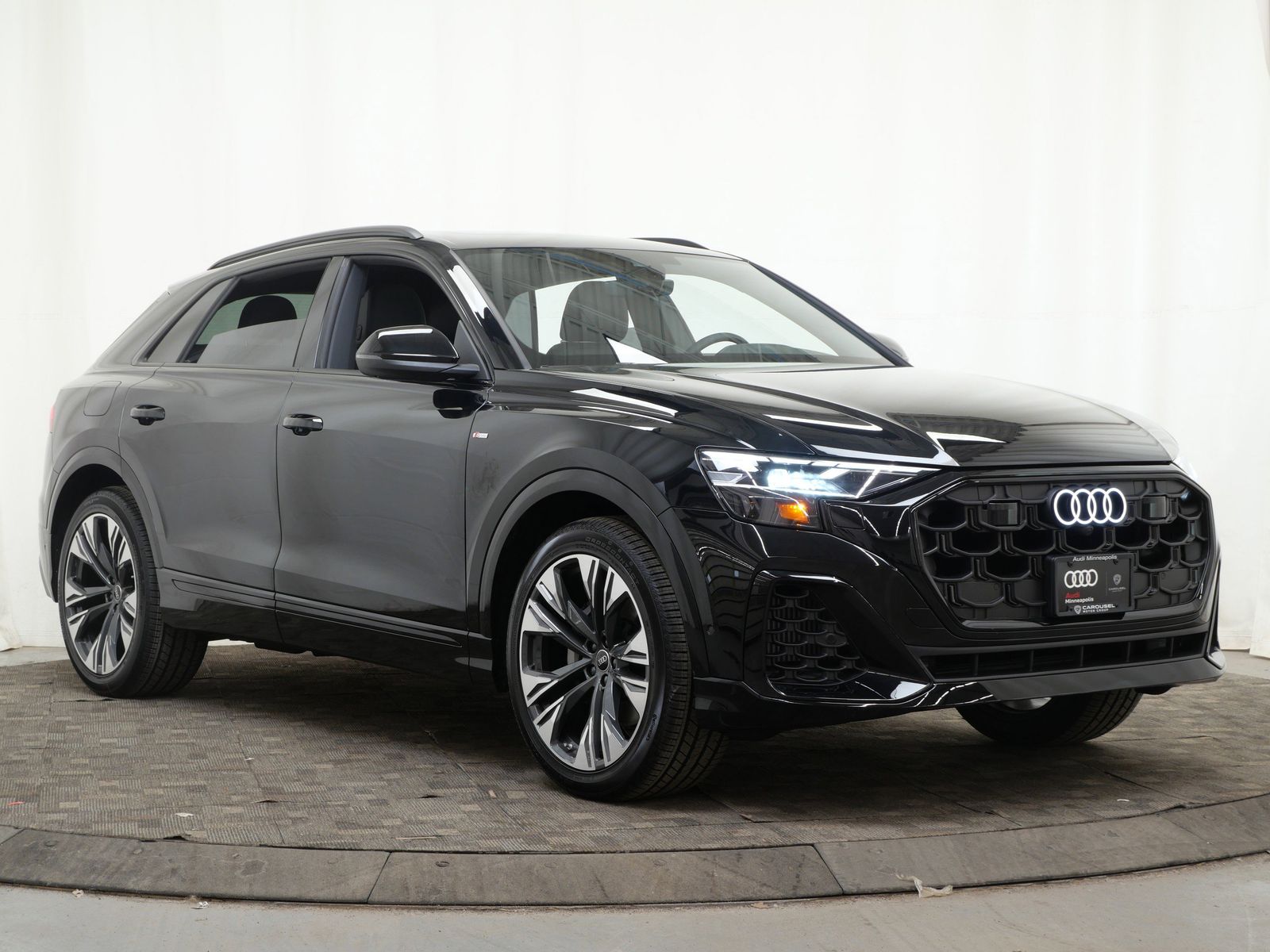 Thumbnail: 2026 Audi Q8 - 8
