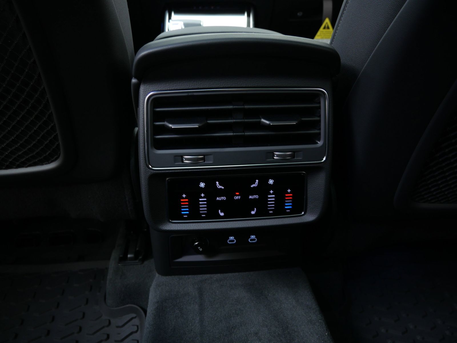 Thumbnail: 2026 Audi Q7 - 14