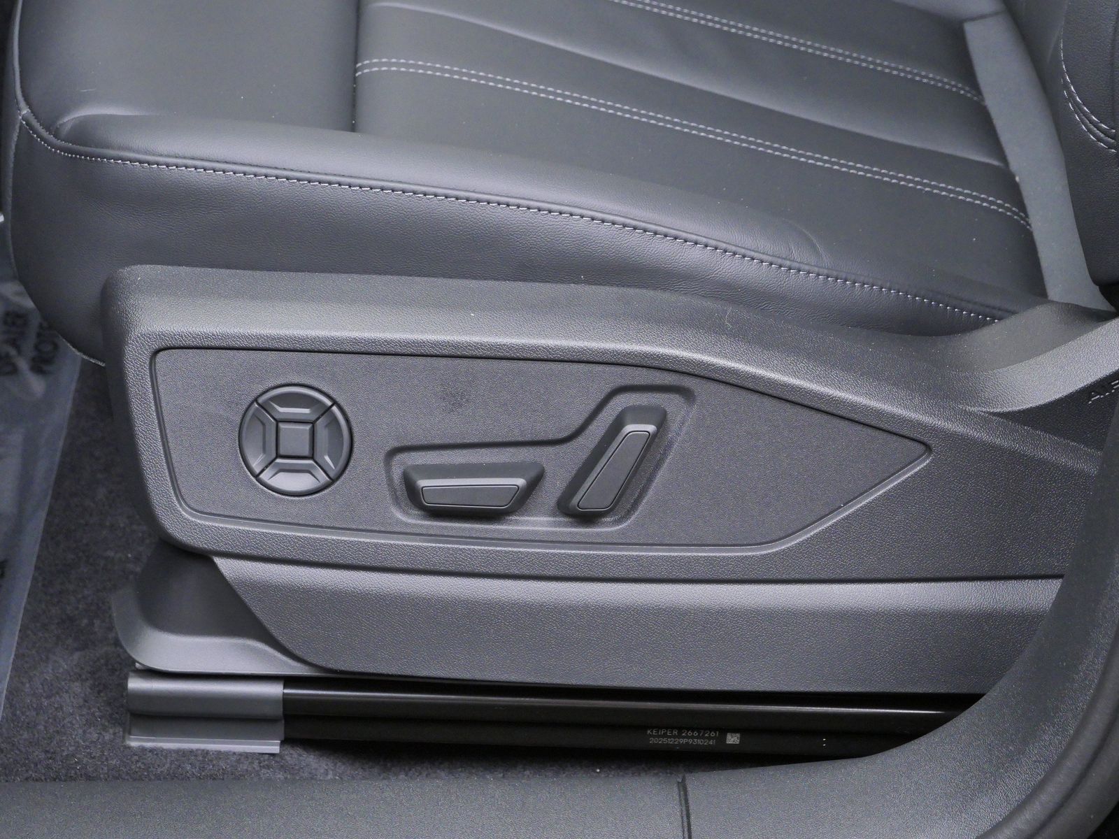 Thumbnail: 2026 Audi Q5 - 11