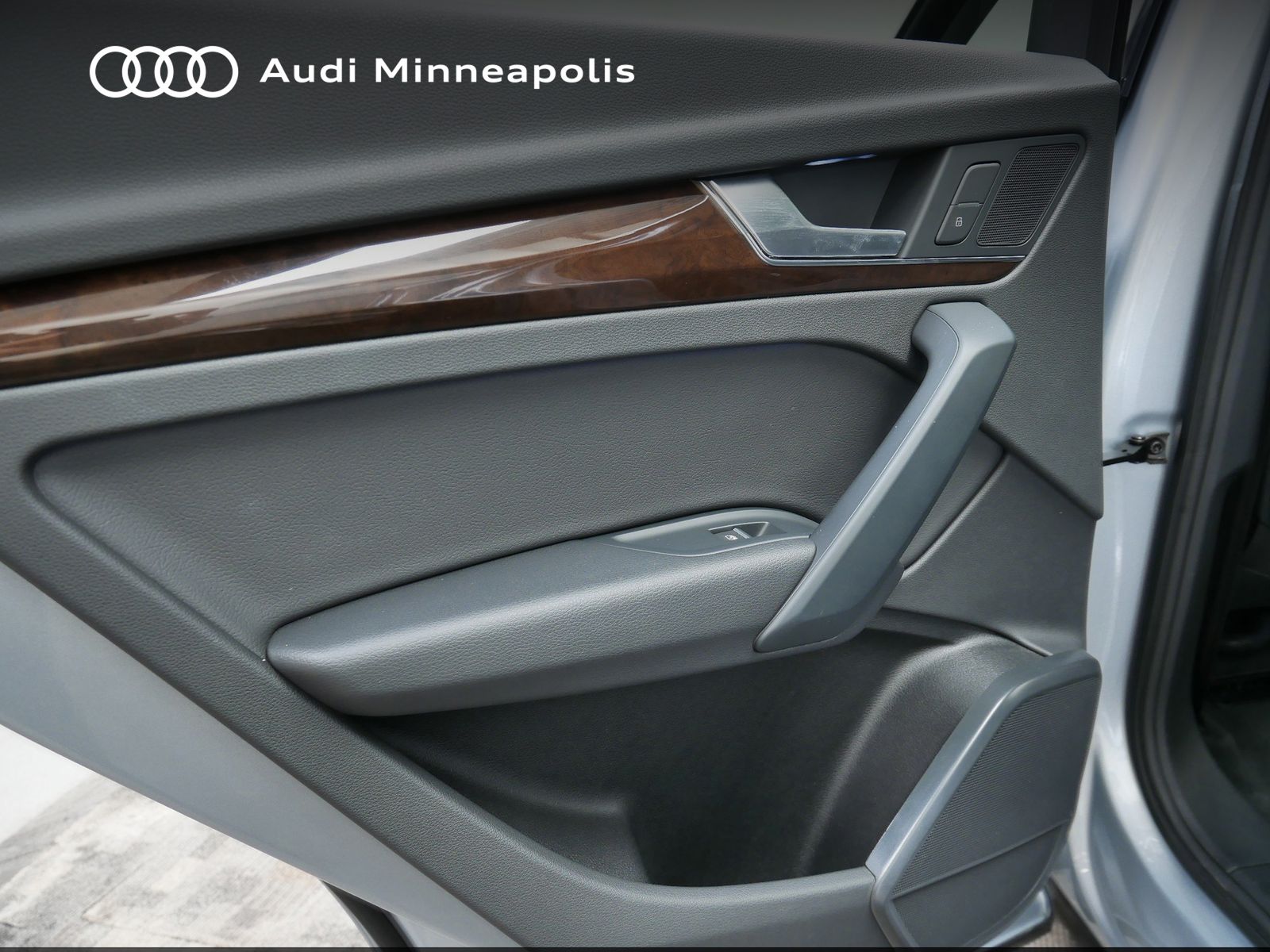 Thumbnail: 2020 Audi Q5 - 16