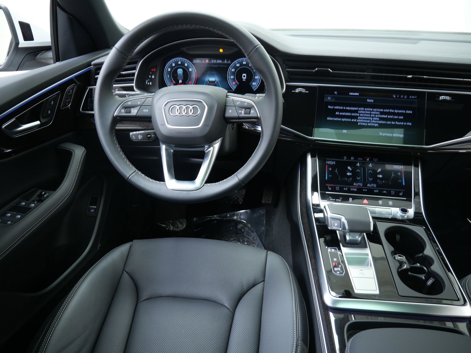 Thumbnail: 2026 Audi Q8 - 15