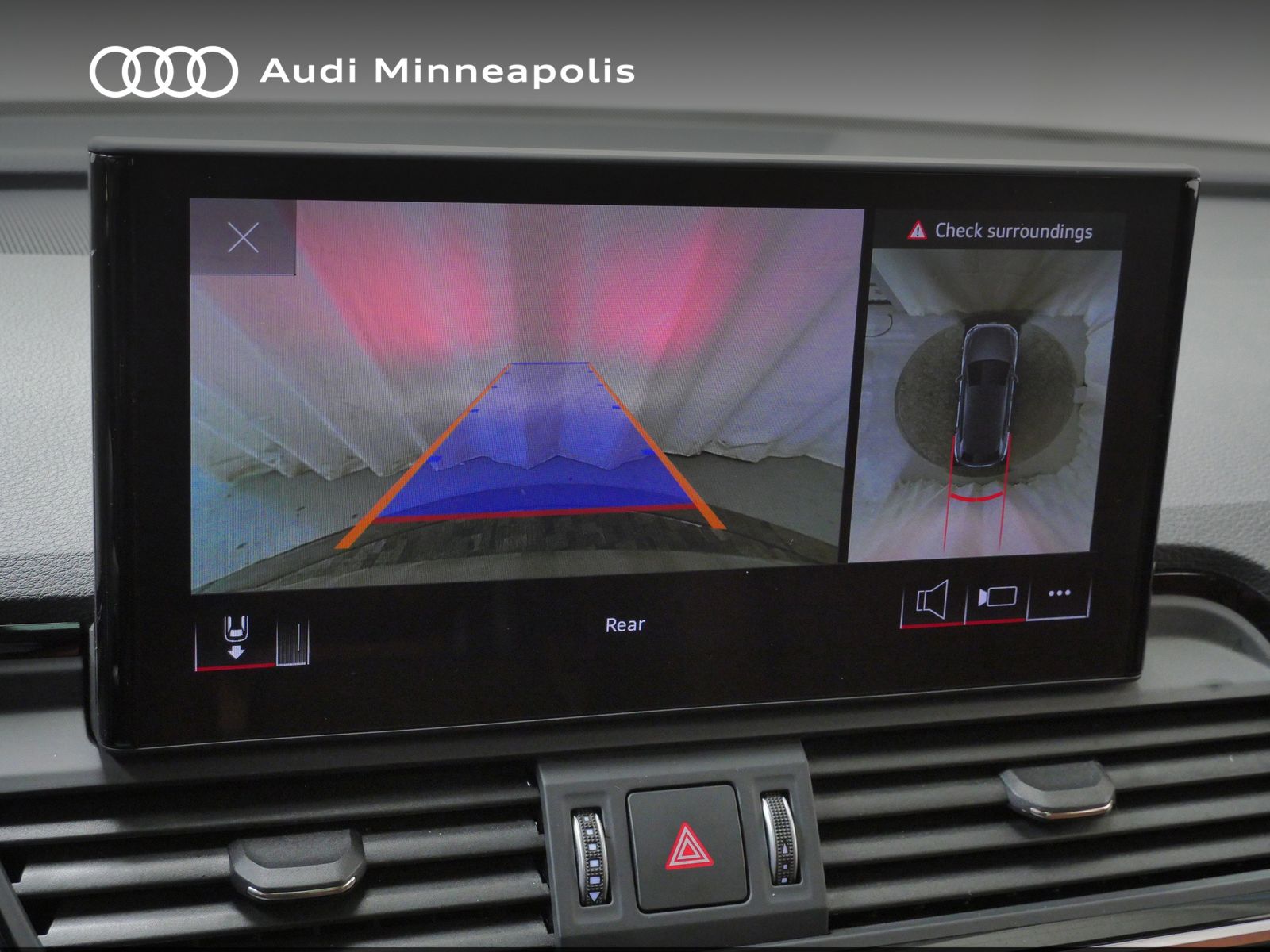 Thumbnail: 2023 Audi Q5 - 32
