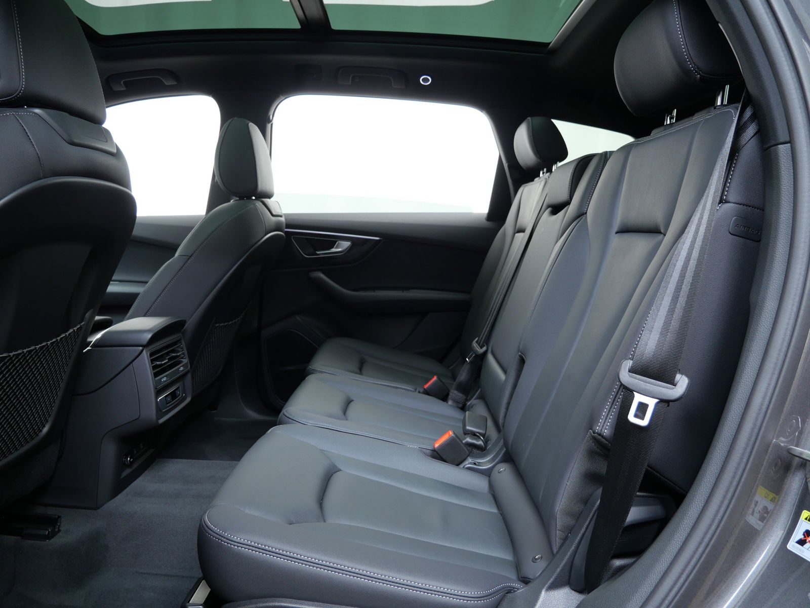 Thumbnail: 2026 Audi Q7 - 12