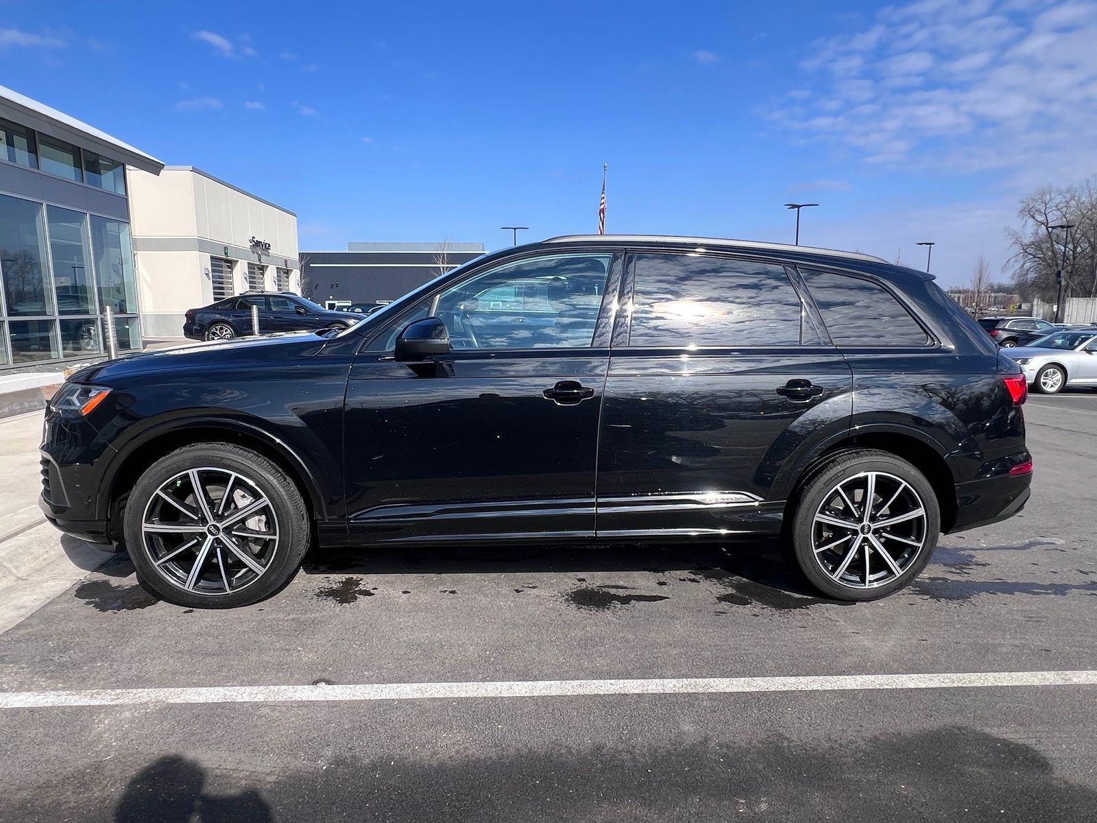 Thumbnail: 2022 Audi Q7 - 9