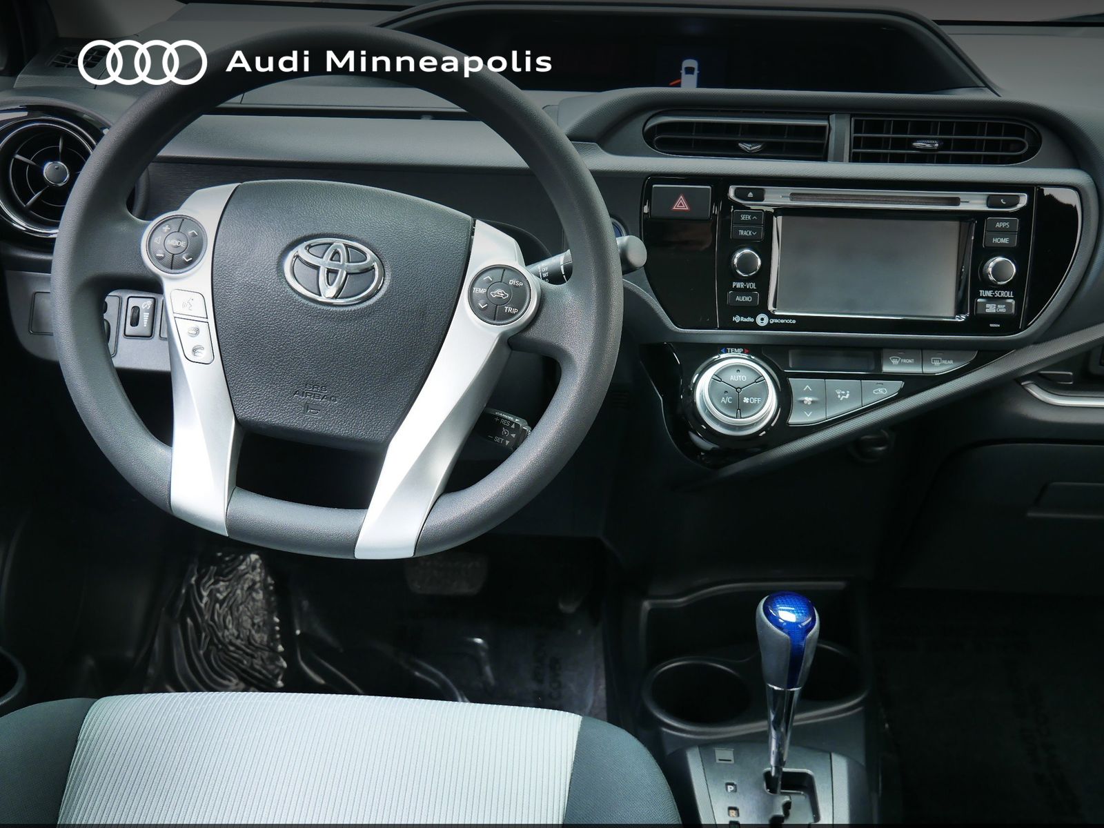 Thumbnail: 2015 Toyota Prius c - 15