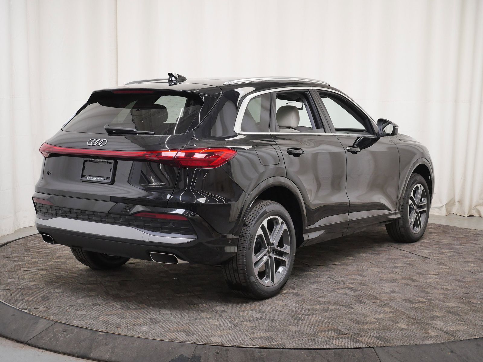 Thumbnail: 2026 Audi Q5 - 6
