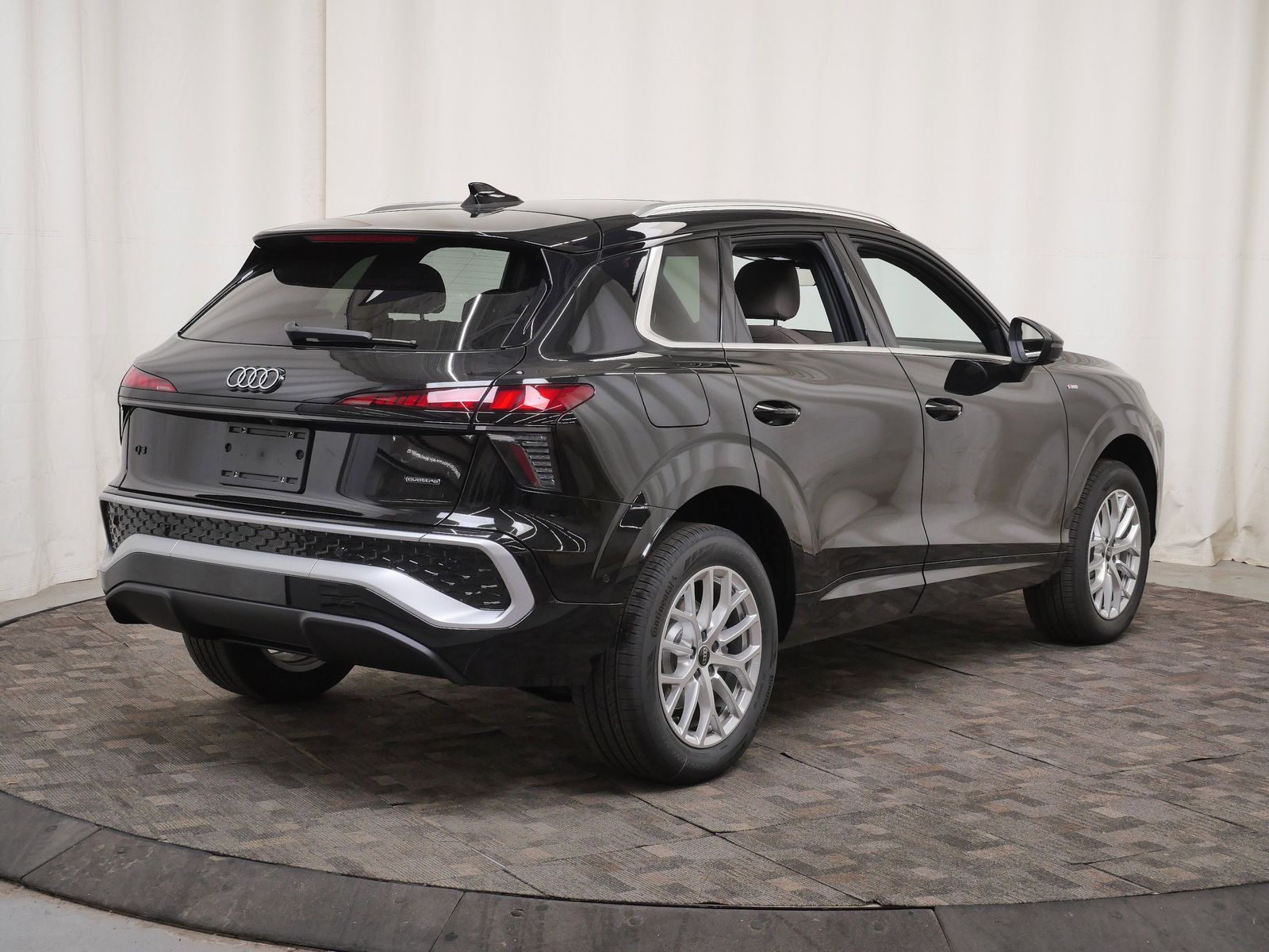 Thumbnail: 2026 Audi Q3 - 6