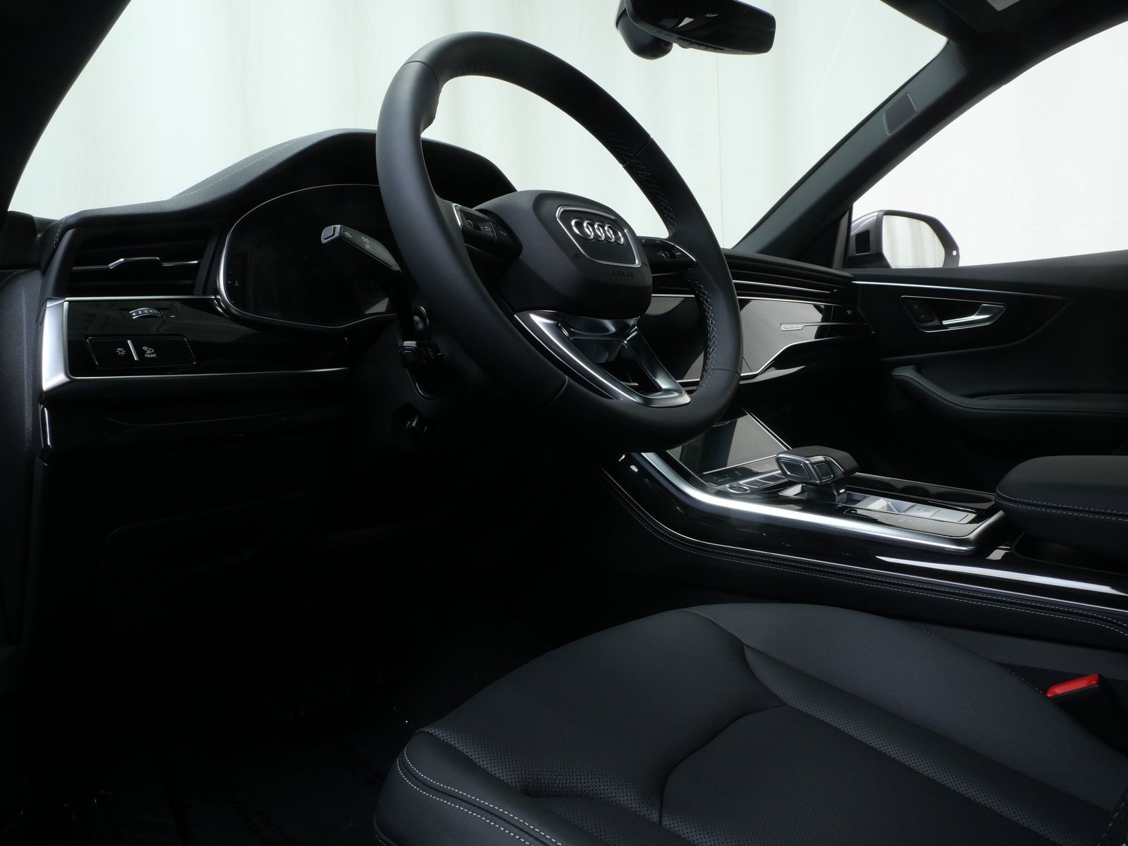 Thumbnail: 2026 Audi Q8 - 2