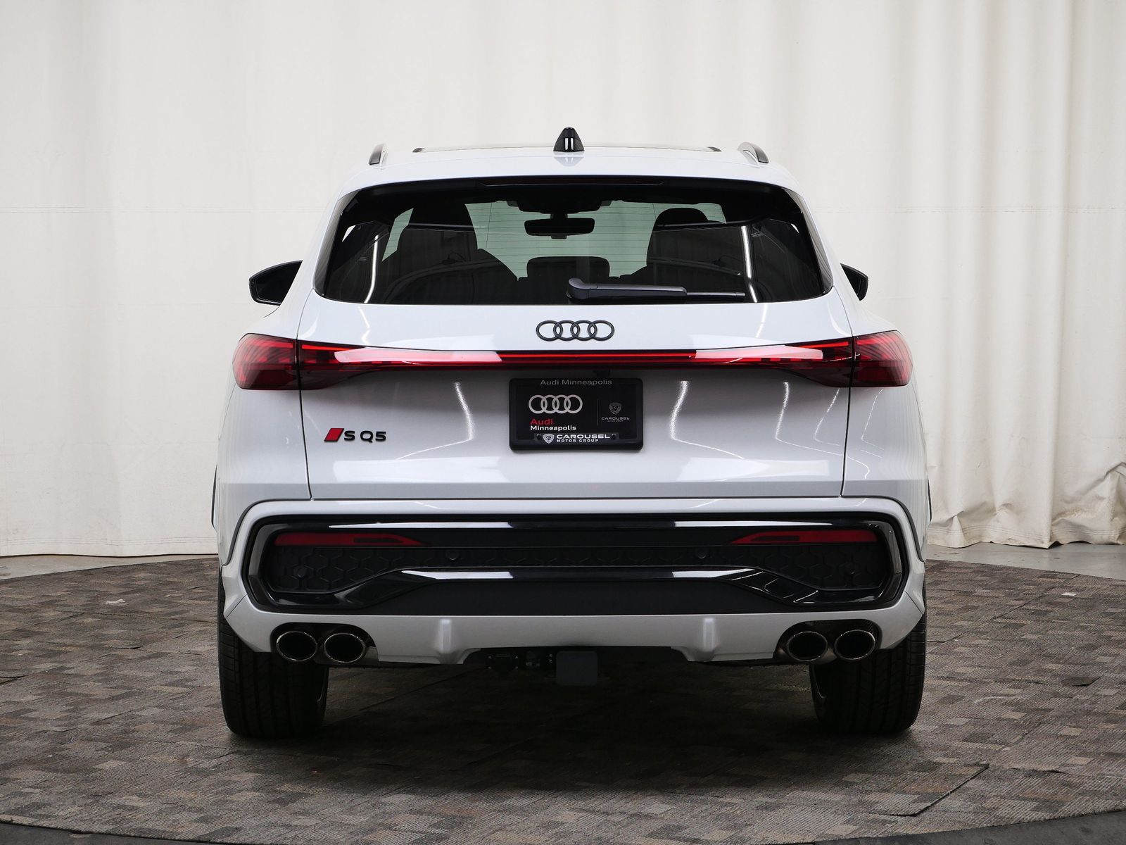 Thumbnail: 2026 Audi SQ5 - 5