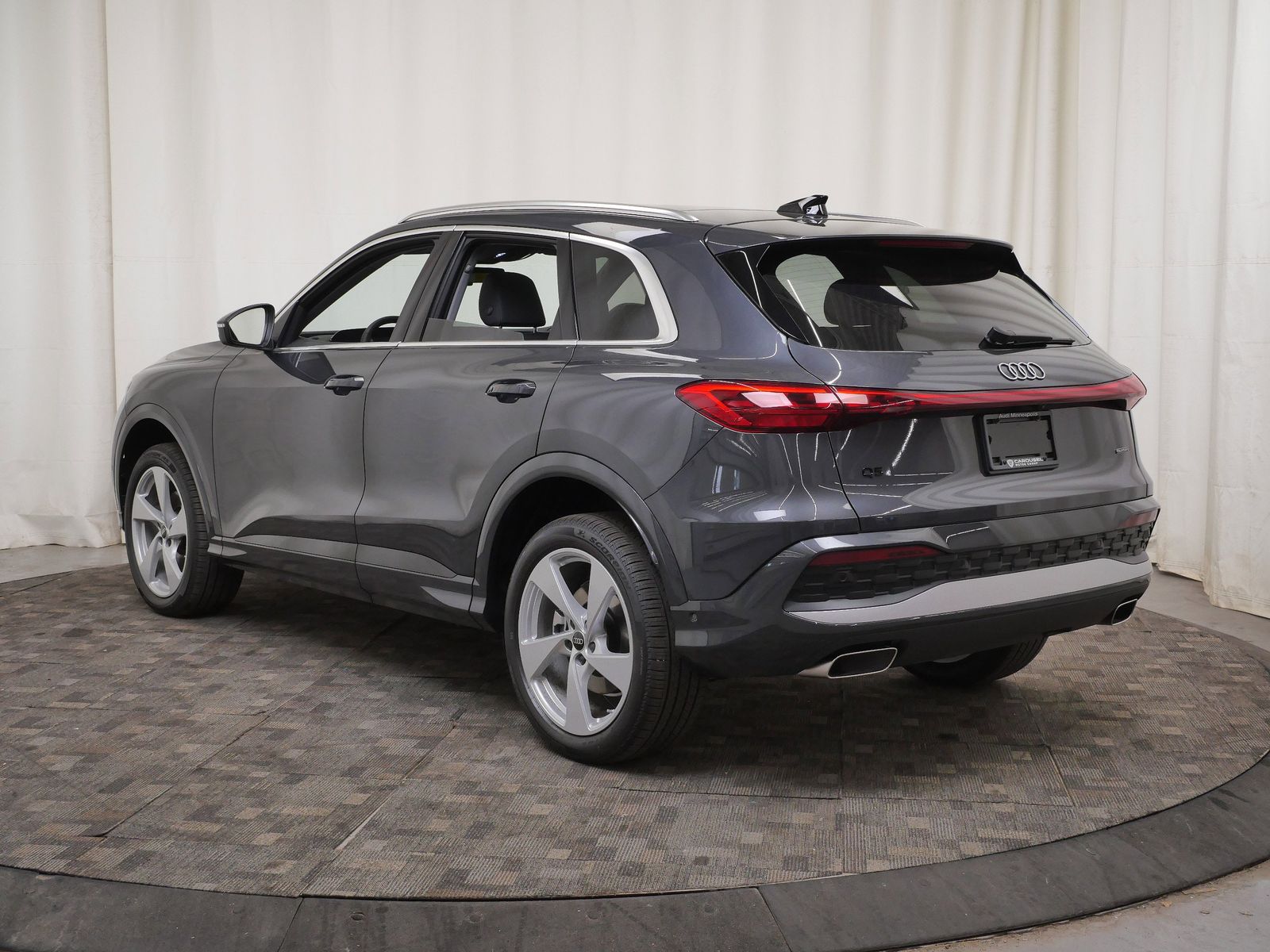 Thumbnail: 2026 Audi Q5 - 4