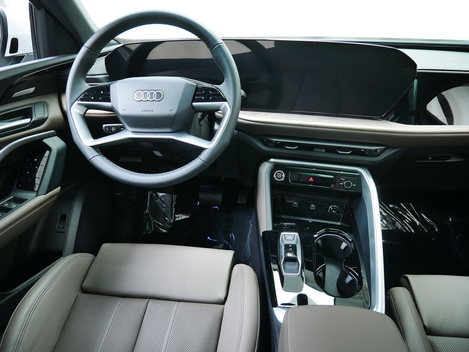 Thumbnail: 2025 Audi Q5 - 13