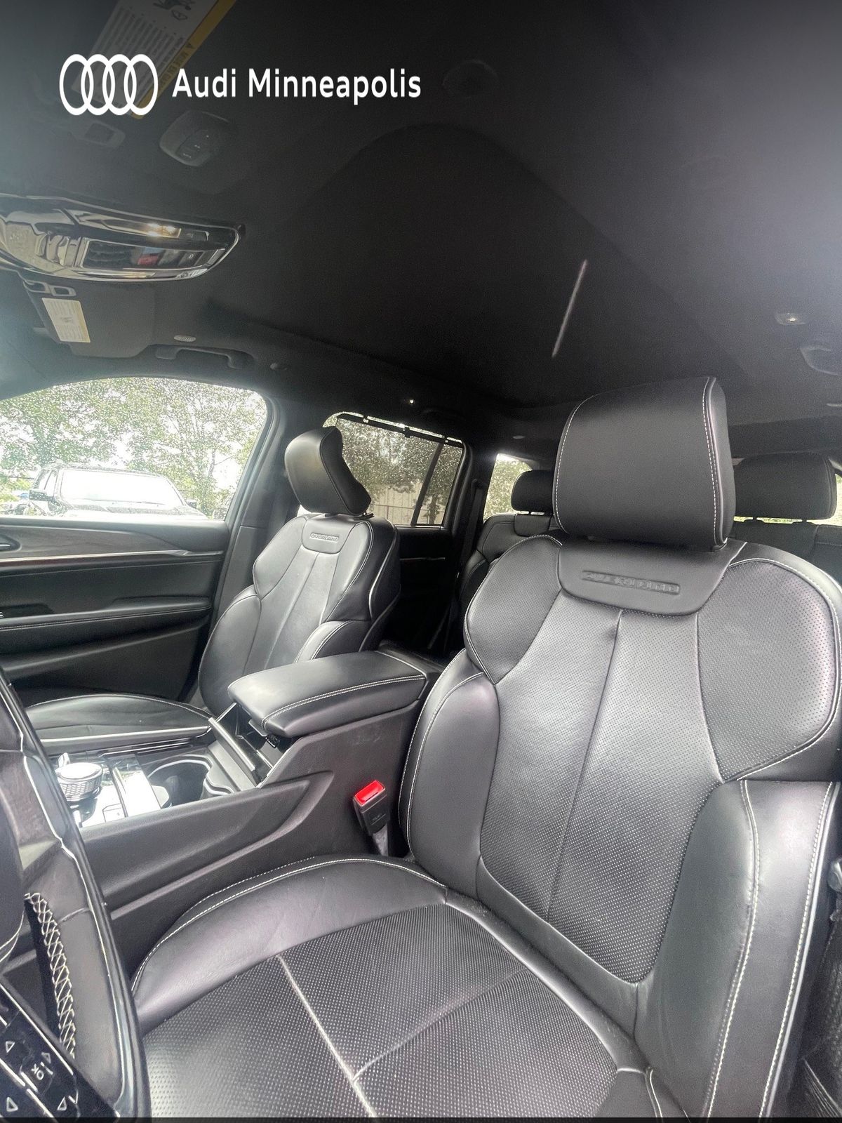 Thumbnail: 2022 Jeep Grand Cherokee - 12