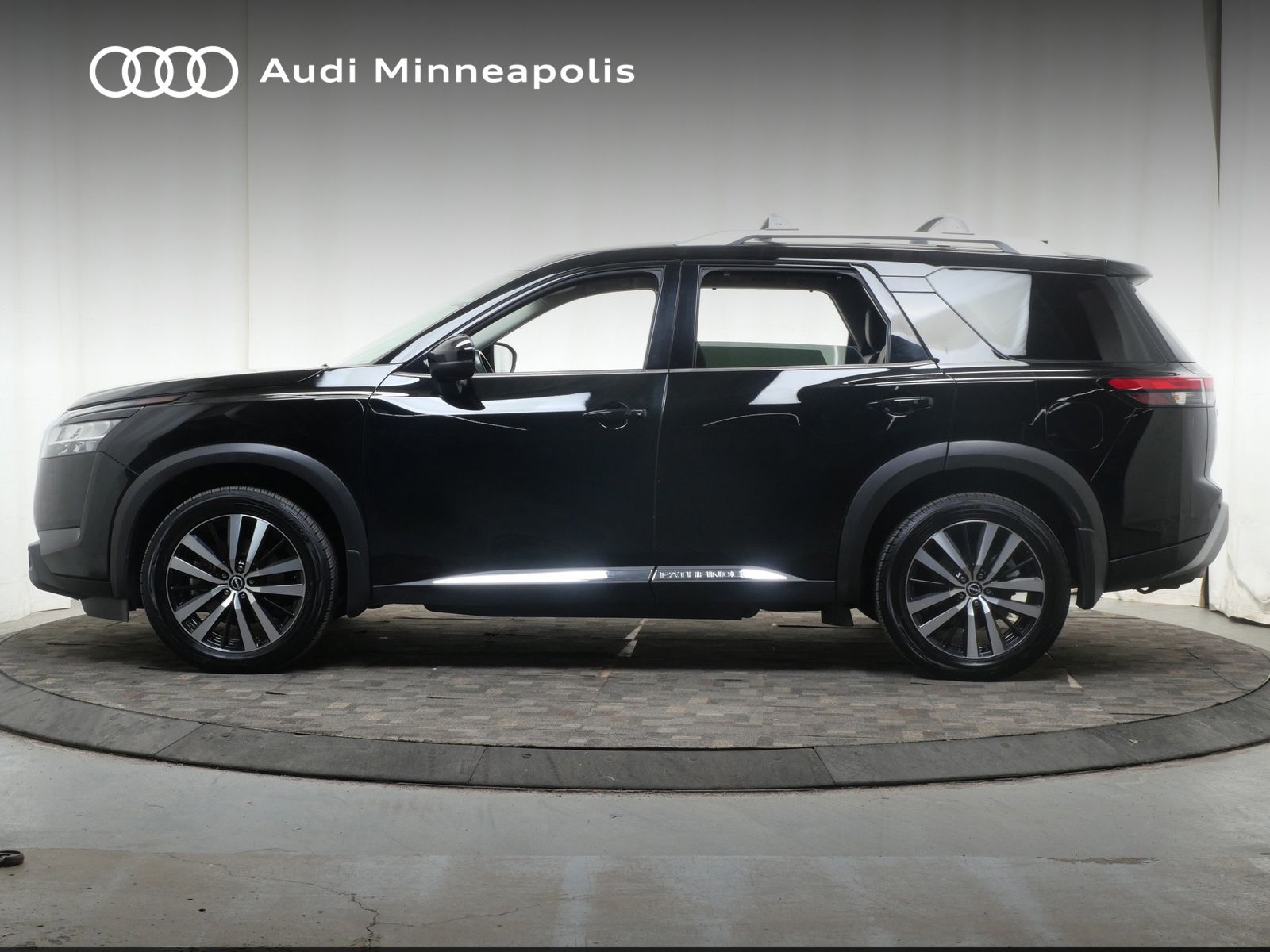 Thumbnail: 2023 Nissan Pathfinder - 3