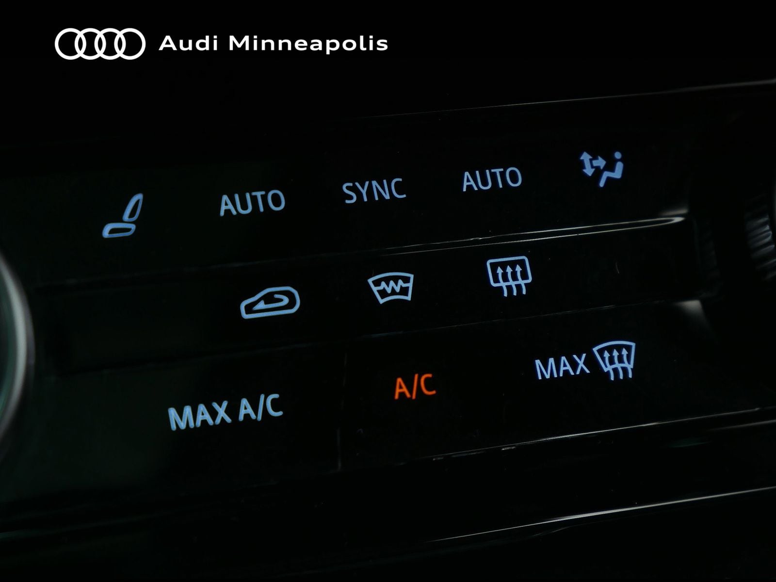 Thumbnail: 2023 Land Rover Range Rover - 27