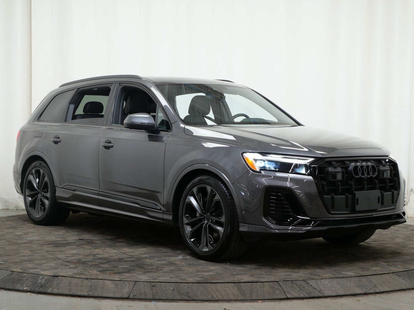 Thumbnail: 2026 Audi Q7 - 8